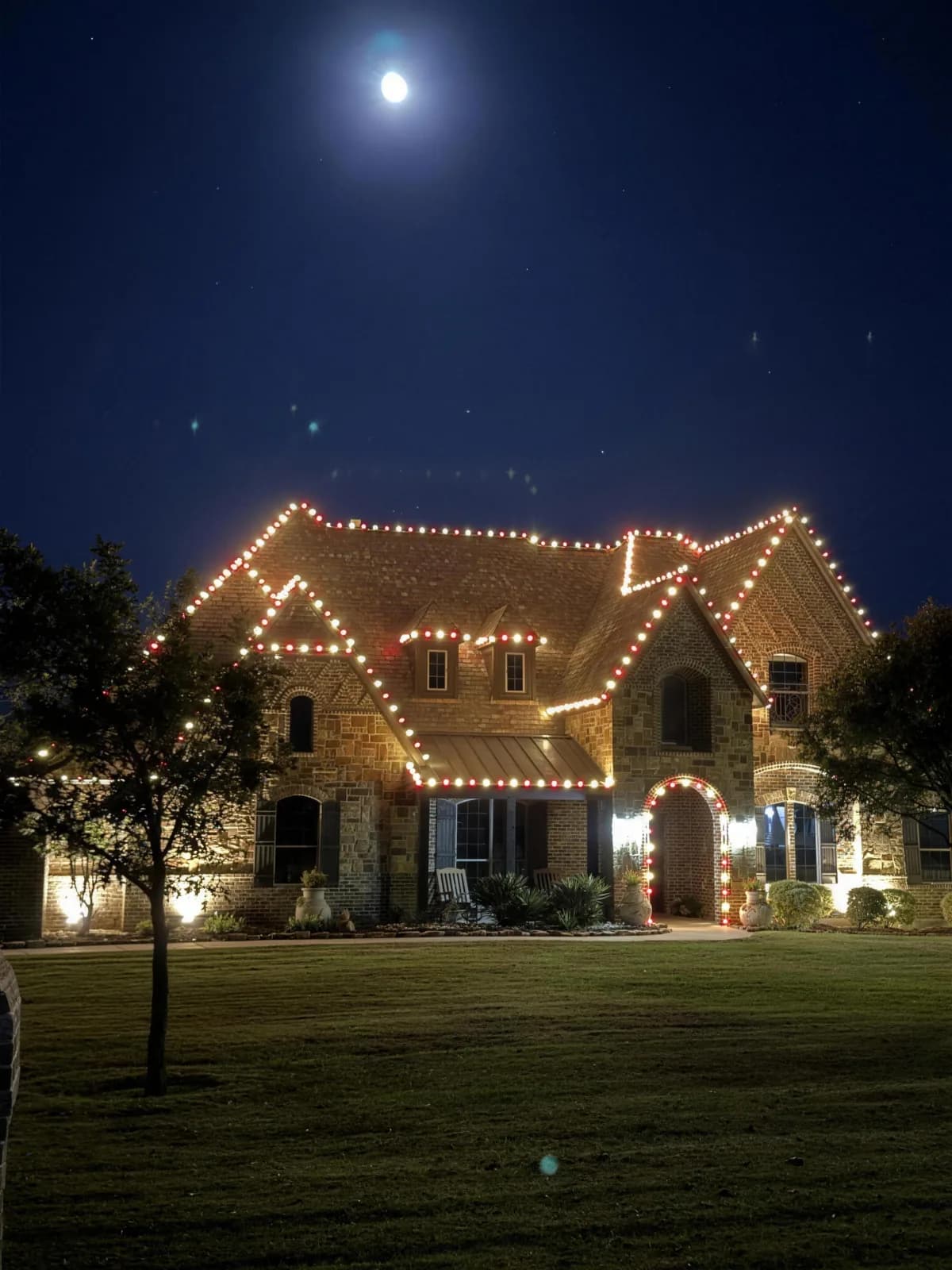 Custom holiday lighting installed by Pursuit (17 of 57)