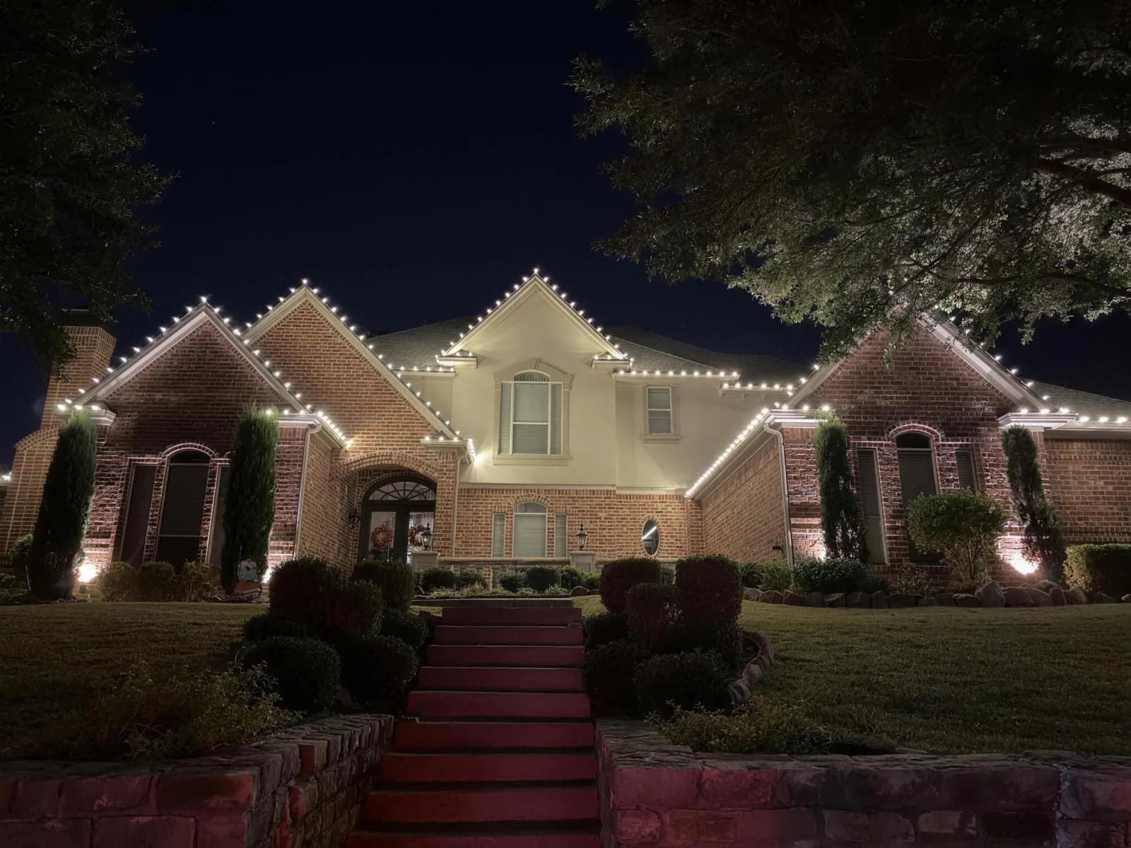 Custom holiday lighting installed by Pursuit (34 of 57)