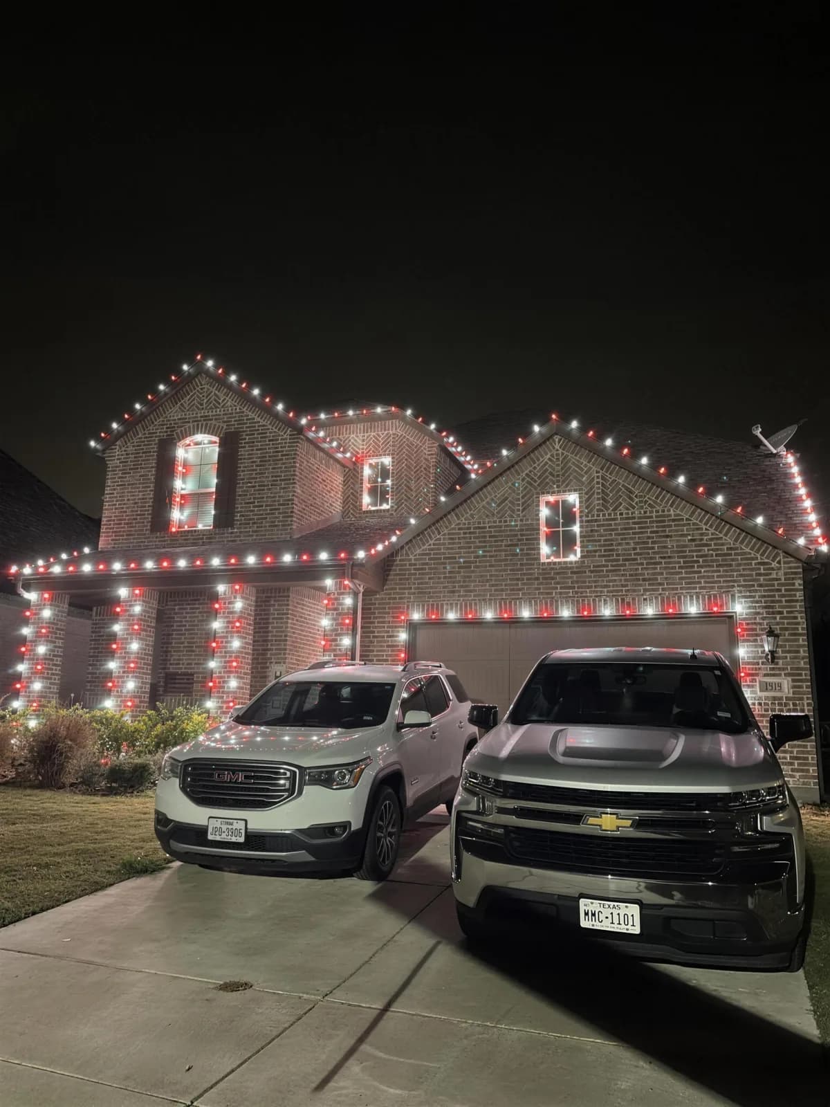 Custom holiday lighting installed by Pursuit (37 of 57)