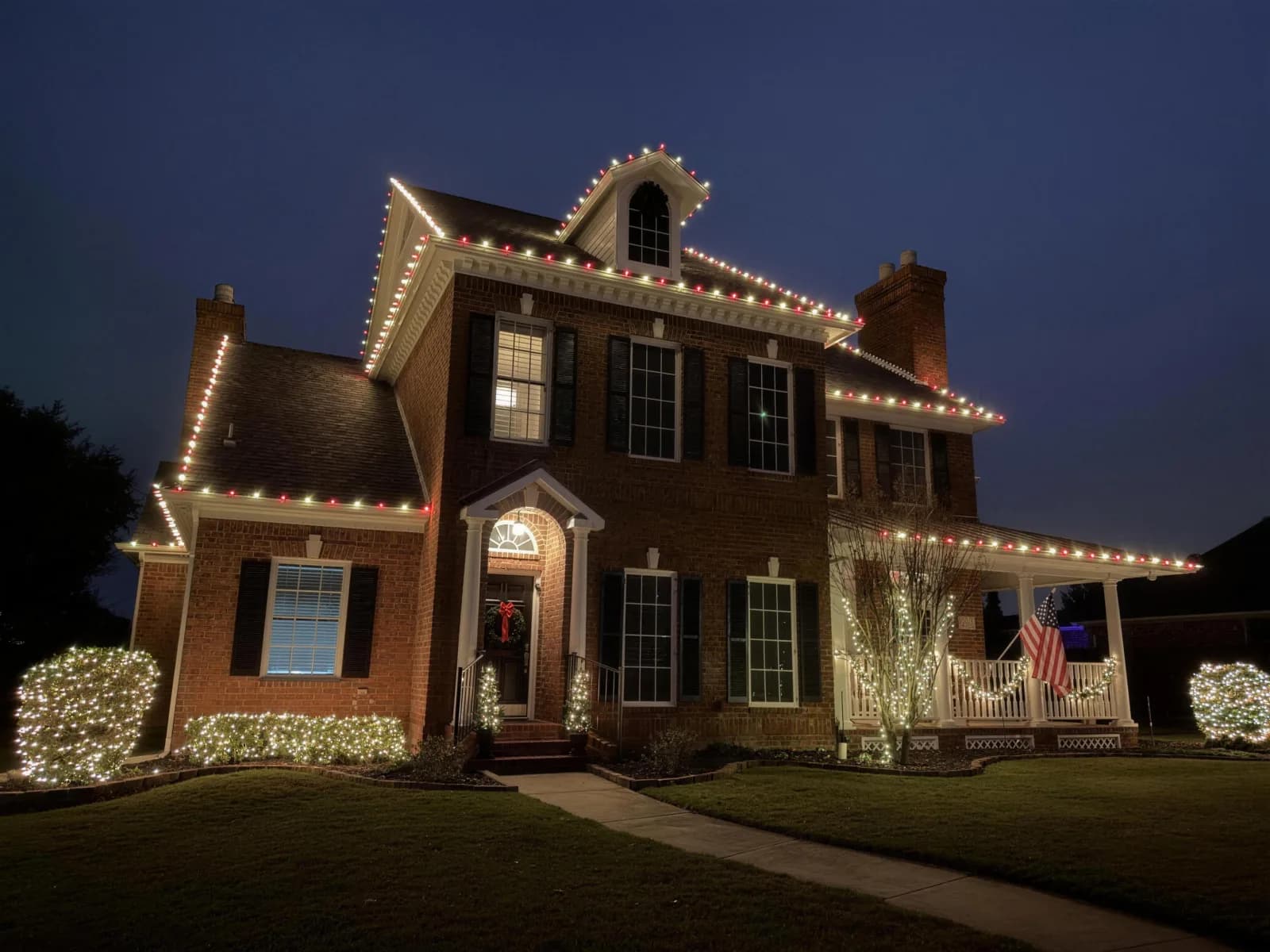 Custom holiday lighting installed by Pursuit (39 of 57)