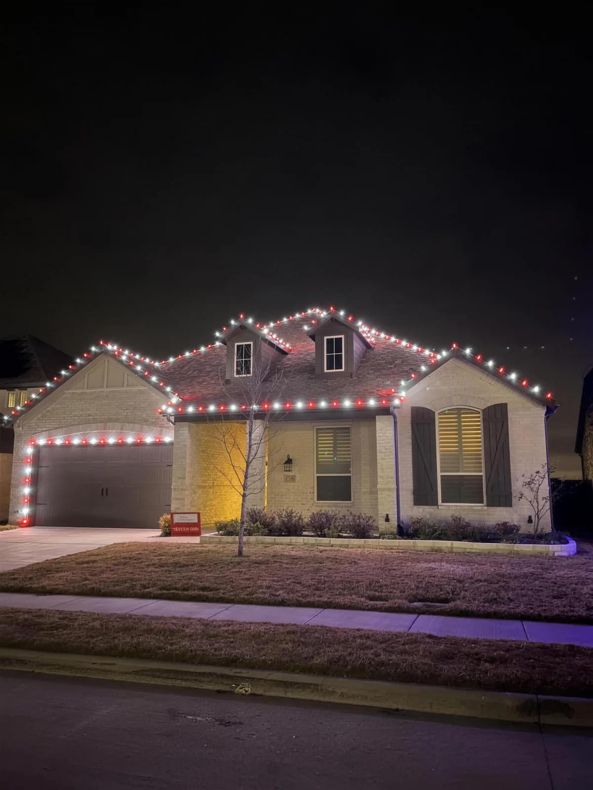 Custom holiday lighting installed by Pursuit (45 of 57)