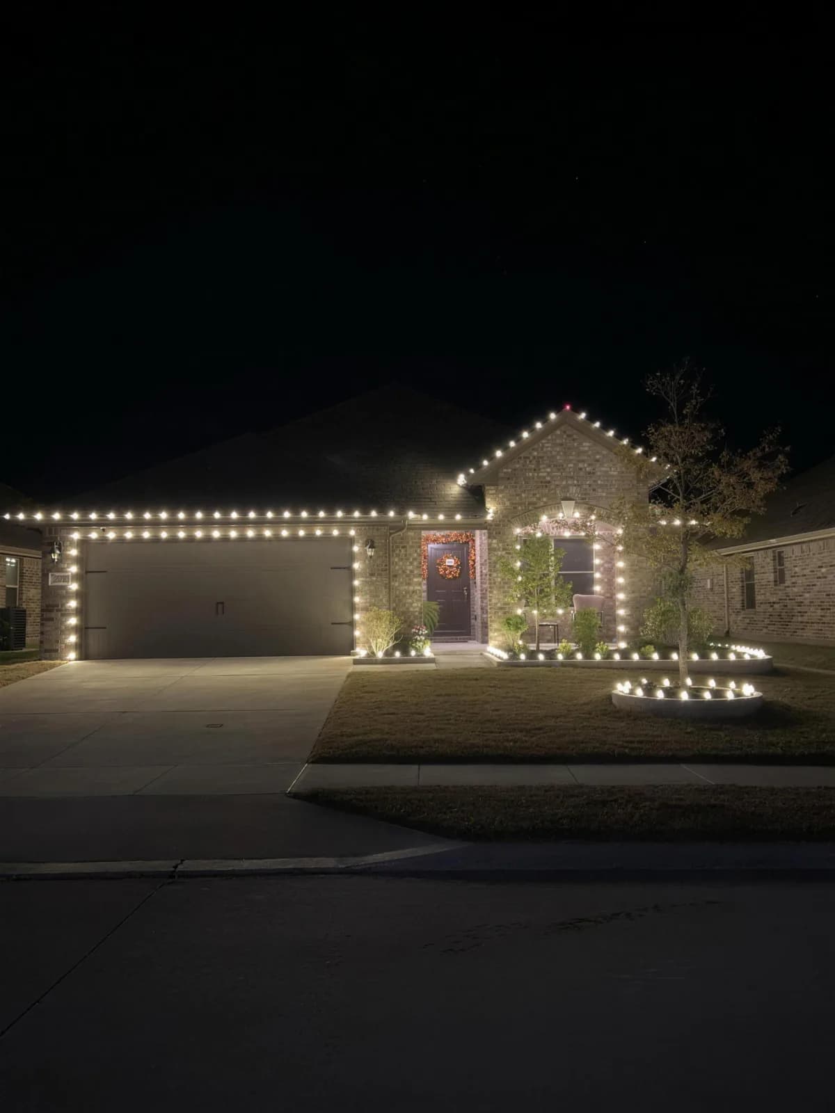 Custom holiday lighting installed by Pursuit (51 of 57)