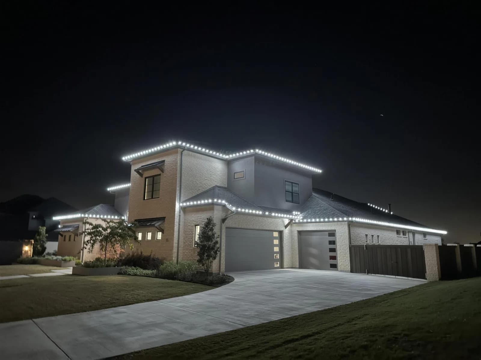 Custom holiday lighting installed by Pursuit (55 of 57)